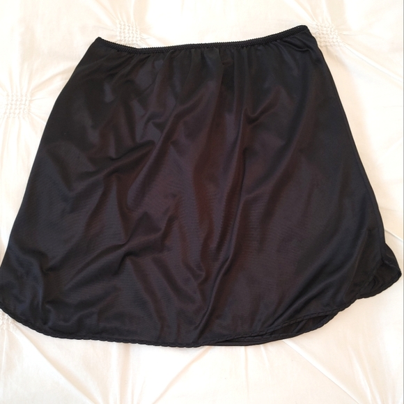 Arianne 90s black nylon half slip. Size L - Picture 1 of 7
